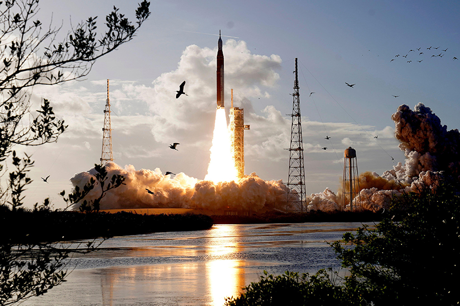 NASA's Artemis II moon rocket lifts off from the Kennedy Space Center's Launch Pad 39-B in Cape Canaveral